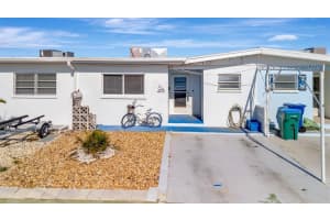 15 Seaside Ct, HOLMES BEACH