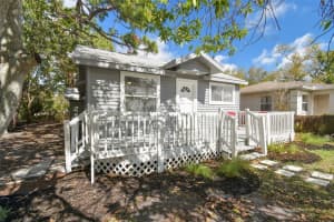 701 37TH AVENUE DRIVE, BRADENTON, FL 34208 Sold 04/16/25