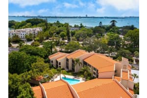 800 HUDSON AVENUE, SARASOTA, FL 34236 Sold 04/09/25