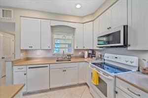5869 TIDEWOOD AVENUE, SARASOTA, FL 34231 - MLS#MFRA4642442