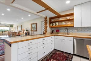1526 PELICAN POINT DRIVE, SARASOTA, FL 34231 Sold 04/11/25