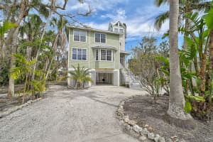 123 FAUBEL STREET, SARASOTA, FL 34242 Sold 06/12/25