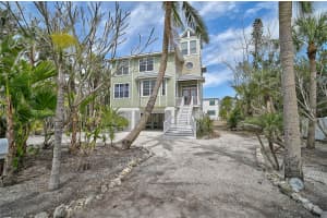 123 FAUBEL STREET, SARASOTA, FL 34242 Sold 06/12/25
