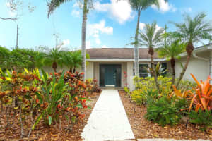 8111 TIMBER LAKE LANE, SARASOTA, FL 34243 Sold 04/21/25