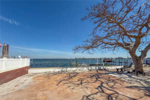 118 9TH STREET, BRADENTON BEACH, FL 34217 Sold 04/03/25