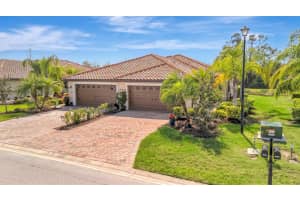 6716 WILLOWSHIRE WAY, BRADENTON, FL 34212 Sold 04/10/25