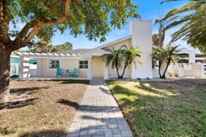 106 N Blvd Of The Presidents, SARASOTA