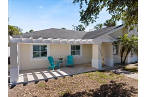 106 N BLVD OF THE PRESIDENTS, SARASOTA, FL 34236 - MLS#MFRA4642792