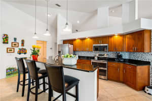 4108 VIA MIRADA, SARASOTA, FL 34238 Sold 04/30/25