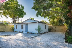 815 30TH DRIVE, BRADENTON, FL 34205 Sold 05/07/25