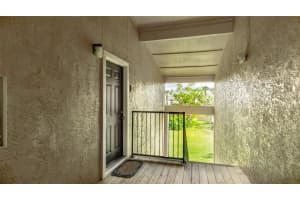 4005 CROCKERS LAKE BOULEVARD, SARASOTA, FL 34238 Sold 05/21/25