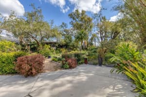 1901 DEANCROFT ROAD, SARASOTA, FL 34235 Sold 04/25/25