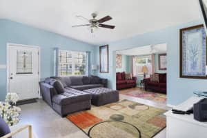 2564 WOOD STREET, SARASOTA, FL 34237 - MLS#MFRA4643085