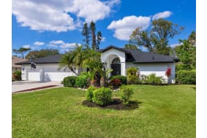 5646 Country Lakes Dr, SARASOTA
