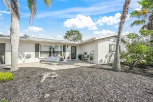 2427 TULIP STREET, SARASOTA, FL 34239 - MLS#MFRA4643143