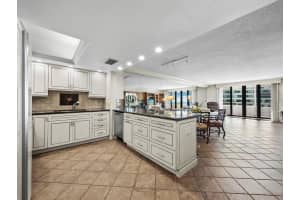 1485 GULF OF MEXICO DRIVE, LONGBOAT KEY, FL 34228 Sold 06/30/25