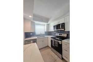9200 MIDNIGHT PASS ROAD, SARASOTA, FL 34242 - MLS#MFRA4643306
