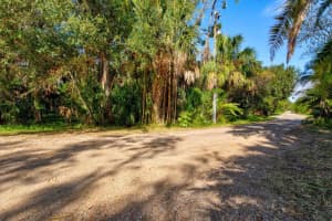 835 HOLLOWOOD CIRCLE, NOKOMIS, FL 34275 Sold 12/05/25