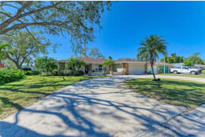 6916 HERITAGE LANE, BRADENTON, FL 34209 Sold 04/14/25