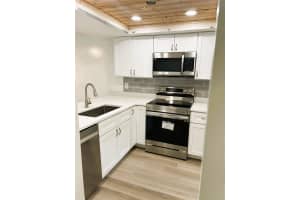 15160 RIVERBEND BOULEVARD, NORTH FORT MYERS, FL 33917 Sold 07/17/25