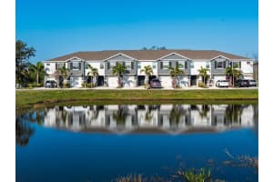 8681 Daydream St, SARASOTA