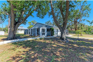 2402 SCENIC DRIVE, VENICE, FL 34293 Sold 07/31/25