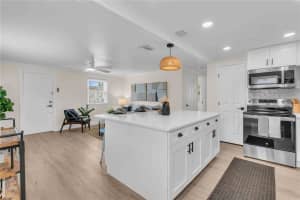 2131 13TH ST W, BRADENTON, FL 34205 Sold 05/07/25