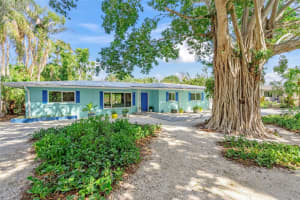 425 POINCIANNA DRIVE, SARASOTA, FL 34243 Sold 06/03/25