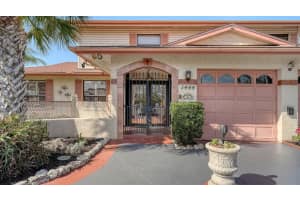 1444 RIDGEWOOD LANE, SARASOTA, FL 34231 - MLS#MFRA4643594