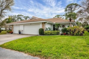5614 Garden Lakes Dr, BRADENTON