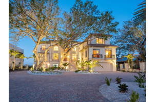1216 N Casey Key Rd, OSPREY