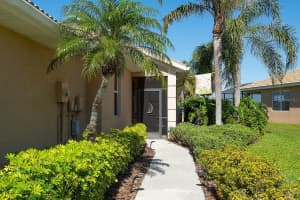 374 FAIRWAY ISLES LANE, BRADENTON, FL 34212 Sold 06/03/25