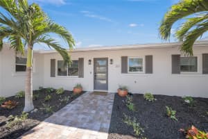317 GULF DRIVE, VENICE, FL 34285 Sold 06/11/25