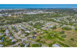 2476 BREAKWATER CIRCLE, SARASOTA, FL 34231 Sold 05/05/25