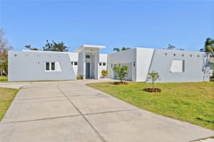 3319 MAYFLOWER STREET, SARASOTA, FL 34231 - MLS#MFRA4643887