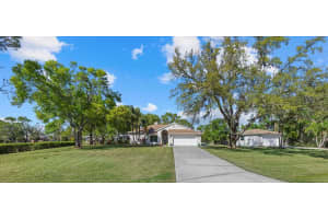 9104 68TH AVENUE, BRADENTON, FL 34202 Sold 05/01/25