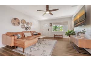 2141 HYDE PARK STREET, SARASOTA, FL 34239 Sold 04/25/25