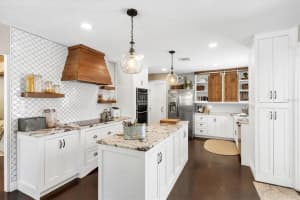 2515 49TH STREET, SARASOTA, FL 34234 Sold 05/15/25