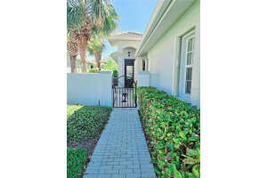 321 RECLINATA CIRCLE, VENICE, FL 34292 - MLS#MFRA4644355