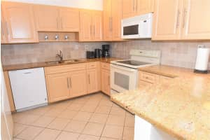 1633 BOATHOUSE CIRCLE, SARASOTA, FL 34231 - MLS#MFRA4644501