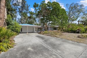 3466 Tanglewood Dr, SARASOTA