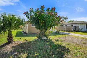 4855 WEST DRIVE, FORT MYERS, FL 33907 Sold 08/27/25