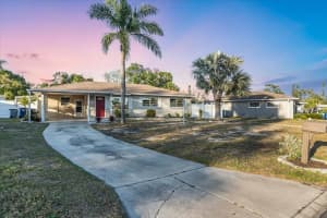 2207 HOLYOKE AVENUE, BRADENTON, FL 34207 Sold 07/03/25