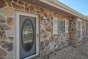 842 SOUTHERN PINE LANE, SARASOTA, FL 34243 Sold 04/21/25