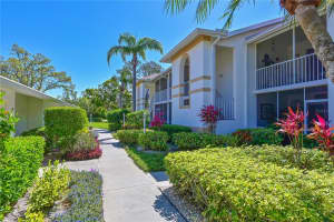 6912 Drewrys Blf #608, BRADENTON