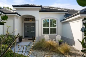 826 OAK BRIAR LANE, OSPREY, FL 34229 - MLS#MFRA4644949