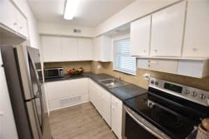 3900 ROXANE BOULEVARD, SARASOTA, FL 34235 - MLS#MFRA4645023
