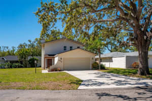 332 BEARDED OAKS CIRCLE, SARASOTA, FL 34232 Sold 04/30/25