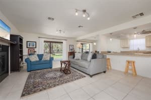 332 BEARDED OAKS CIRCLE, SARASOTA, FL 34232 Sold 04/30/25