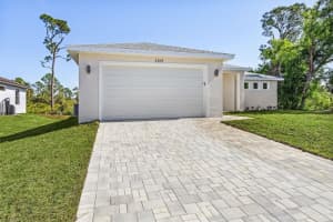 2364 Carpenter Ln, NORTH PORT 2364 Carpenter Ln, NORTH PORT